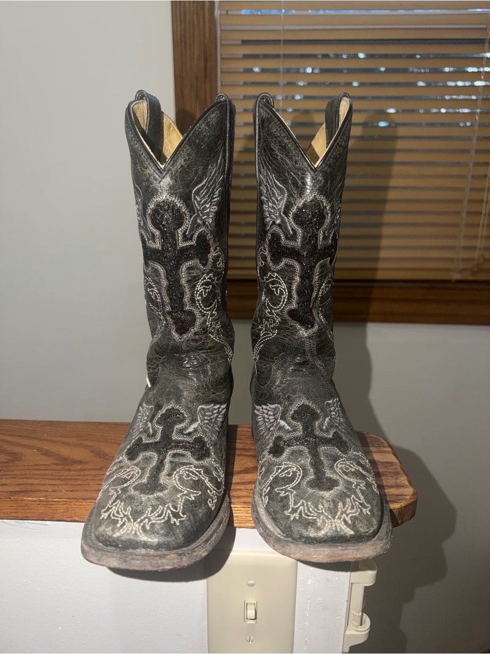 Embroidered Black Western Cowboy Boots for Women